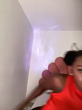 Snapshot of alissradiante1 chatting on October 2025 03:41:02 AM alissradiante1 online show from October 2025 03:41:02 AM