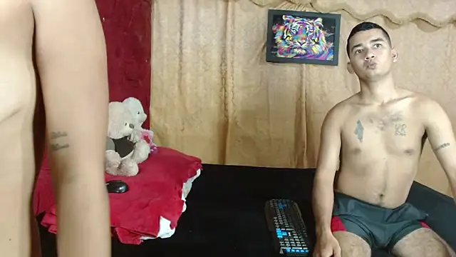 Snapshot of CasAndTom chatting on October 2025 01:22:01 AM CasAndTom online show from October 2025 01:22:01 AM