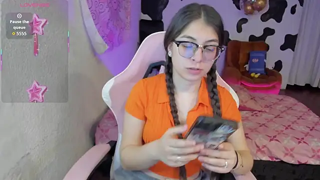 abbie jensen  online show from October 2025 02:52:01 AM