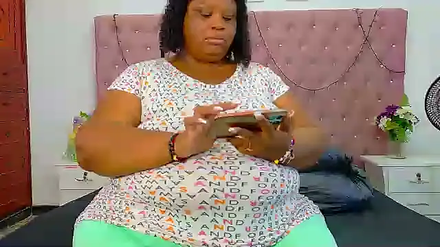 Snapshot of Exoticbigmandy chatting on October 2025 09:46:01 PM Exoticbigmandy online show from October 2025 09:46:01 PM