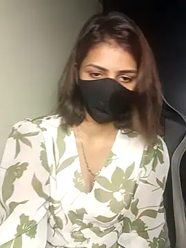 Isha Sax online show from October 2025 07:31:01 AM