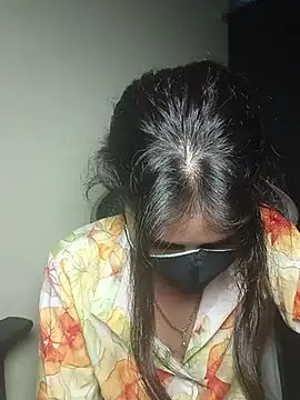 Isha Sax online show from October 2025 08:04:02 PM