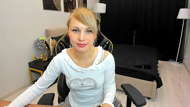 LindaSandy 1 online show from October 2025 06:11:01 AM