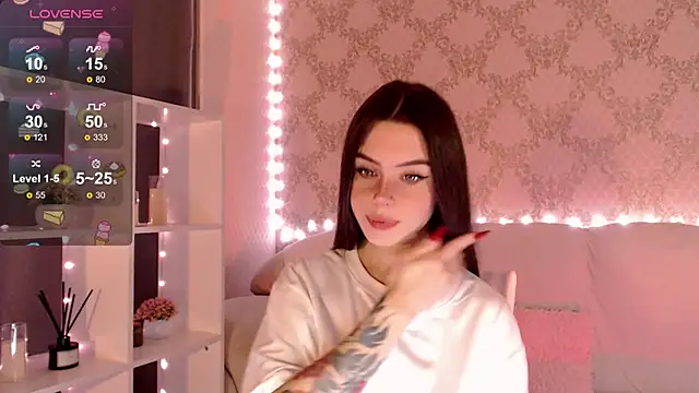 Snapshot of HolyMiax chatting on October 2025 03:48:01 AM HolyMiax online show from October 2025 03:48:01 AM