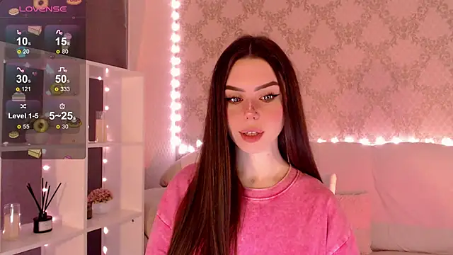 Snapshot of HolyMiax chatting on October 2025 03:38:01 AM HolyMiax online show from October 2025 03:38:01 AM