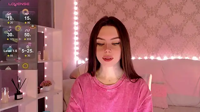 Snapshot of HolyMiax chatting on October 2025 03:26:02 AM HolyMiax online show from October 2025 03:26:02 AM