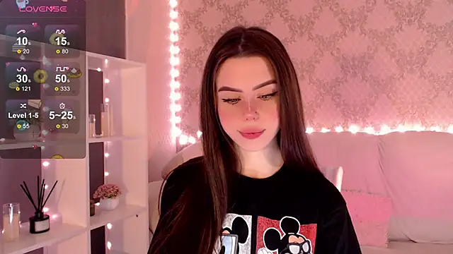 Snapshot of HolyMiax chatting on October 2025 03:50:02 AM HolyMiax online show from October 2025 03:50:02 AM