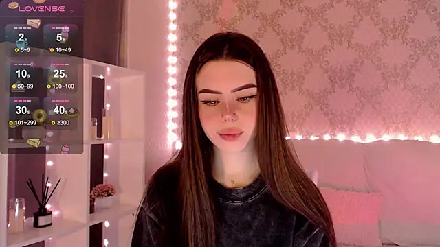 Snapshot of HolyMiax chatting on October 2025 03:31:02 AM HolyMiax online show from October 2025 03:31:02 AM