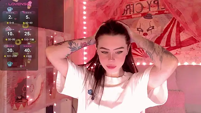 Snapshot of HolyMiax chatting on October 2025 04:03:02 AM HolyMiax online show from October 2025 04:03:02 AM