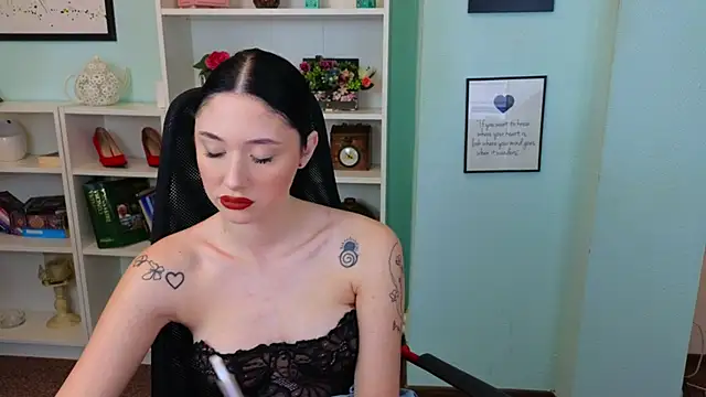 Snapshot of Ivanna__Rose chatting on October 2025 05:37:02 PM Ivanna Rose online show from October 2025 05:37:02 PM