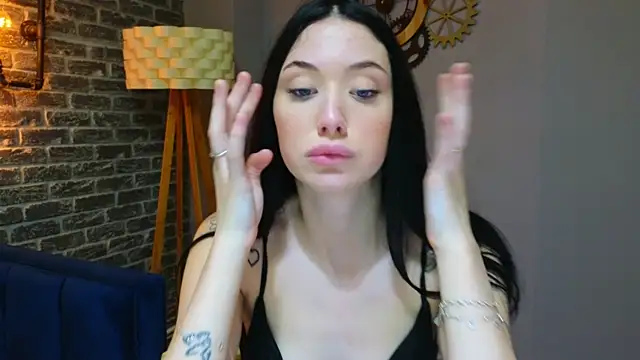 Snapshot of Ivanna__Rose chatting on October 2025 04:24:01 AM Ivanna Rose online show from October 2025 04:24:01 AM