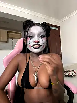 Snapshot of Lil-shawrie chatting on October 2025 12:23:02 PM Lil-shawrie online show from October 2025 12:23:02 PM