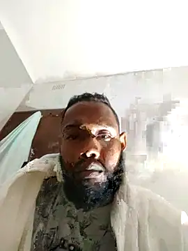 Snapshot of kulliguy chatting on November 2025 06:40:02 PM kulliguy online show from November 2025 06:40:02 PM