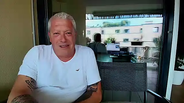 Snapshot of Kinky_Couple69 chatting on September 2025 04:28:01 PM Kinky Couple69 online show from September 2025 04:28:01 PM