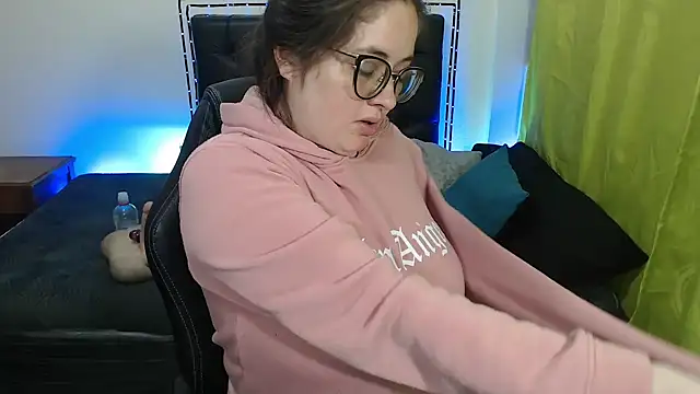 KrystalAdams online show from October 2025 01:48:02 PM