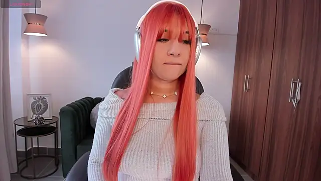 DANDARA THOM online show from September 2025 07:26:02 PM