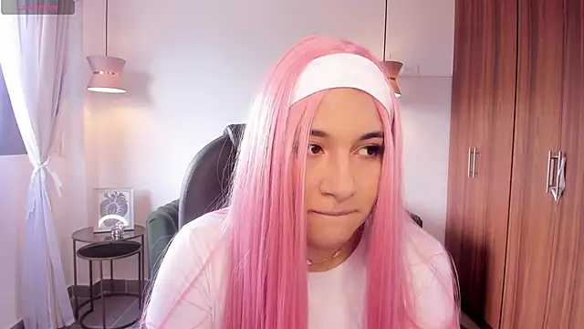 DANDARA THOM online show from September 2025 07:48:02 PM