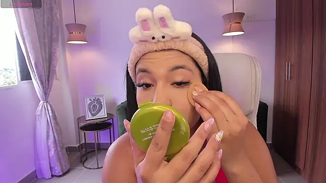 DANDARA THOM online show from October 2025 08:09:02 PM