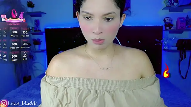 Luna blackk online show from October 2025 09:02:01 PM