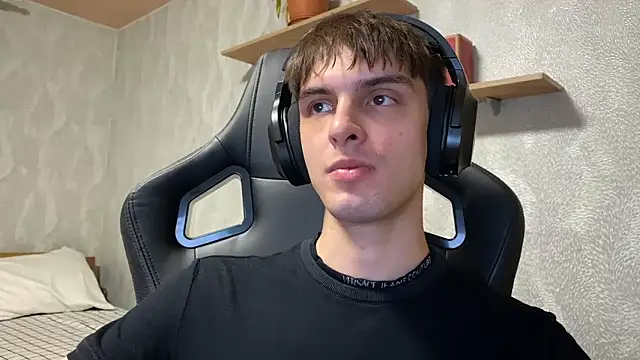 Snapshot of elliot_scott chatting on September 2025 03:17:01 PM elliot scott online show from September 2025 03:17:01 PM