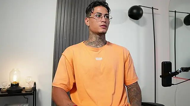 AxelVilla  online show from September 2025 07:58:02 PM