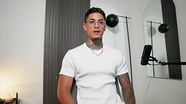 AxelVilla  online show from October 2025 08:38:02 PM