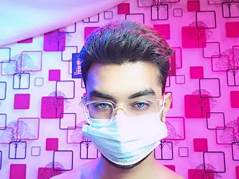 ChiseledCharm online show from November 2025 10:32:02 PM