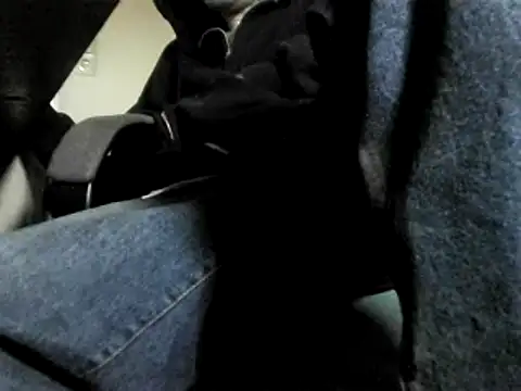 Snapshot of skateboy78 chatting on February 2025 01:31:02 PM skateboy78 online show from February 2025 01:31:02 PM