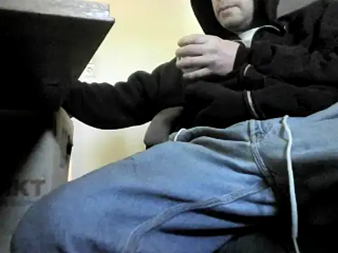 Snapshot of skateboy78 chatting on March 2025 12:16:01 PM skateboy78 online show from March 2025 12:16:01 PM