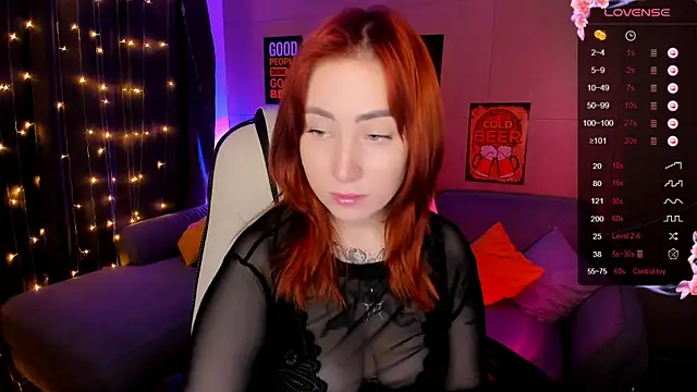 Snapshot of deboramoore chatting on October 2025 02:20:02 AM deboramoore online show from October 2025 02:20:02 AM