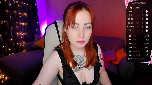 Snapshot of deboramoore chatting on October 2025 02:26:02 AM deboramoore online show from October 2025 02:26:02 AM