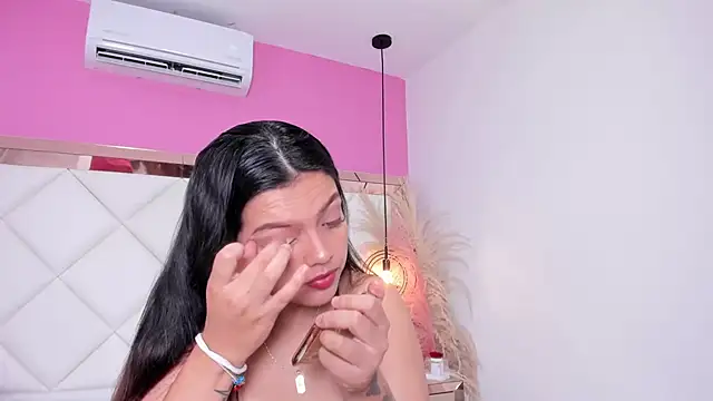 Snapshot of Lucianaa_Collins chatting on November 2025 12:50:02 PM Lucianaa Collins online show from November 2025 12:50:02 PM