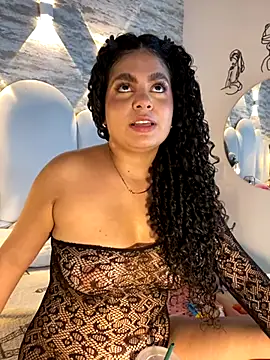 Yassy vazquez online show from October 2025 07:48:01 PM