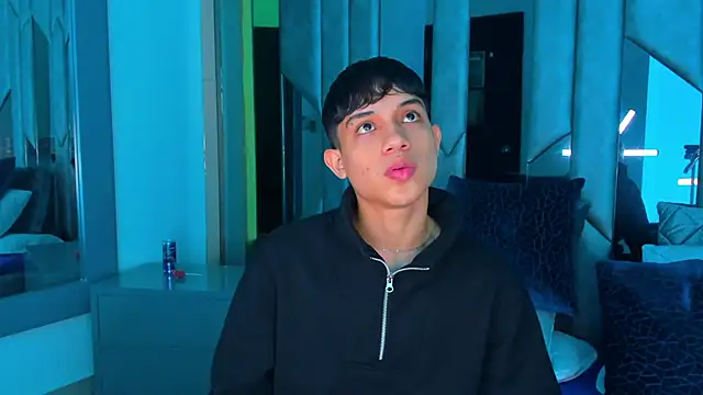 Sebax Young online show from September 2025 04:25:02 AM