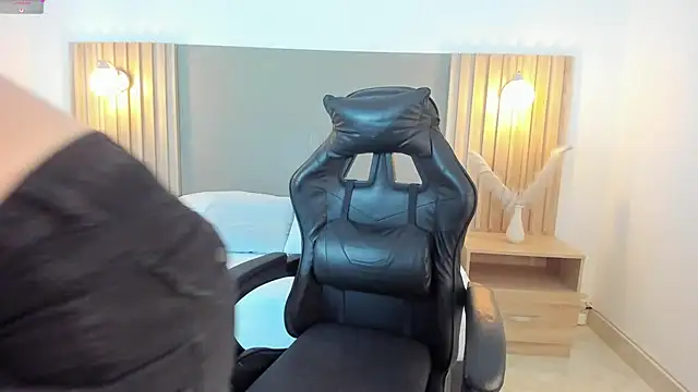 emma fhox online show from September 2025 02:16:01 AM