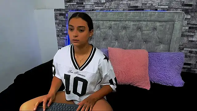 Snapshot of nicolexxaleja chatting on October 2025 08:10:01 PM nicolexxaleja online show from October 2025 08:10:01 PM