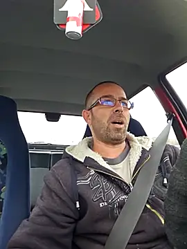 Snapshot of Thomas043 chatting on November 2025 01:51:01 PM Thomas043 online show from November 2025 01:51:01 PM