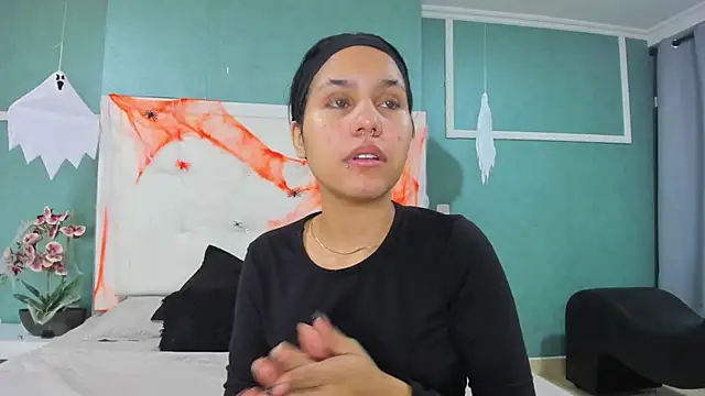 ania gomez online show from October 2025 01:37:01 PM