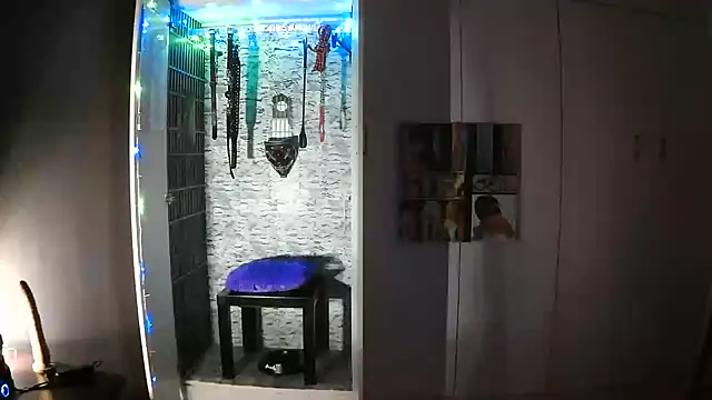 Snapshot of BaDSubMiss chatting on September 2025 04:01:01 AM BaDSubMiss online show from September 2025 04:01:01 AM