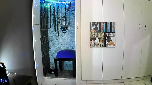 Snapshot of BaDSubMiss chatting on September 2025 05:09:02 AM BaDSubMiss online show from September 2025 05:09:02 AM