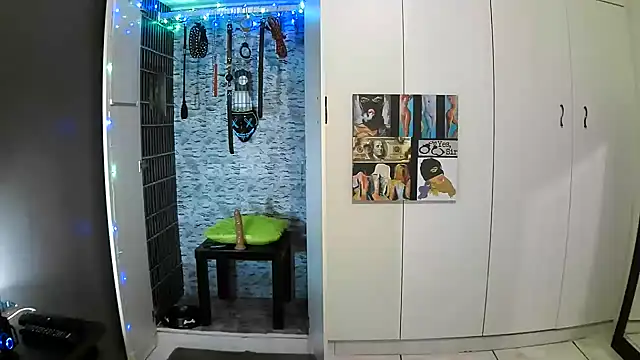 Snapshot of BaDSubMiss chatting on September 2025 09:53:02 PM BaDSubMiss online show from September 2025 09:53:02 PM