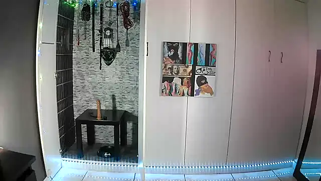 Snapshot of BaDSubMiss chatting on October 2025 04:24:02 AM BaDSubMiss online show from October 2025 04:24:02 AM