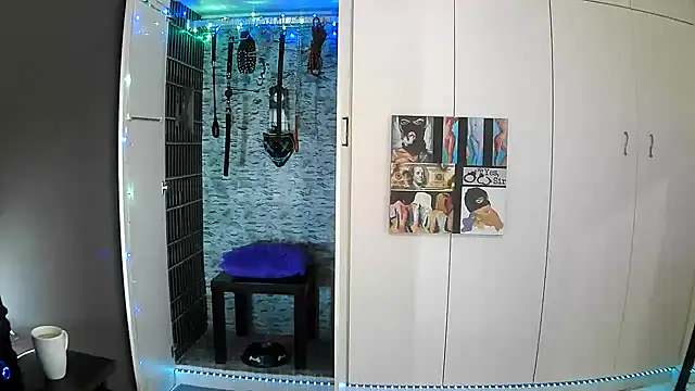 Snapshot of BaDSubMiss chatting on November 2025 04:56:01 AM BaDSubMiss online show from November 2025 04:56:01 AM