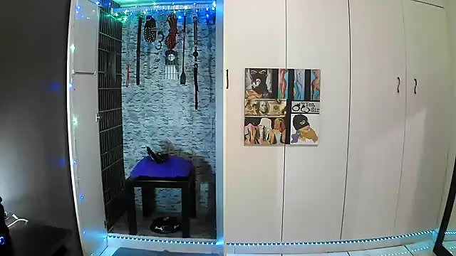 Snapshot of BaDSubMiss chatting on November 2025 04:33:02 AM BaDSubMiss online show from November 2025 04:33:02 AM