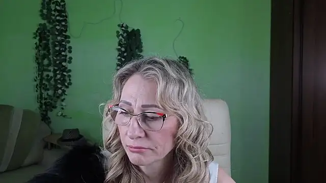 Snapshot of Habibi_Honeyy chatting on October 2025 10:48:01 AM Habibi Honeyy online show from October 2025 10:48:01 AM