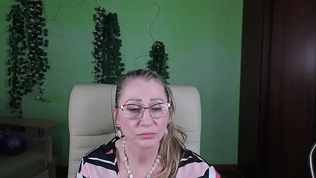 Snapshot of Habibi_Honeyy chatting on October 2025 11:54:02 AM Habibi Honeyy online show from October 2025 11:54:02 AM