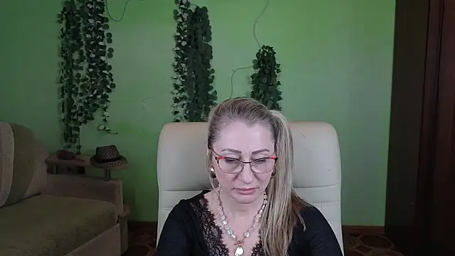 Snapshot of Habibi_Honeyy chatting on November 2025 04:56:02 AM Habibi Honeyy online show from November 2025 04:56:02 AM