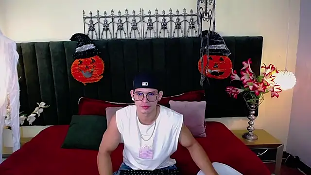 Snapshot of ethan_rodgers chatting on October 2025 07:59:01 PM ethan rodgers online show from October 2025 07:59:01 PM