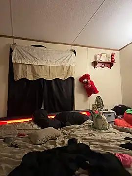 Snapshot of daddyLeeandprincessmarie chatting on October 2025 09:18:02 AM daddyLeeandprincessmarie online show from October 2025 09:18:02 AM