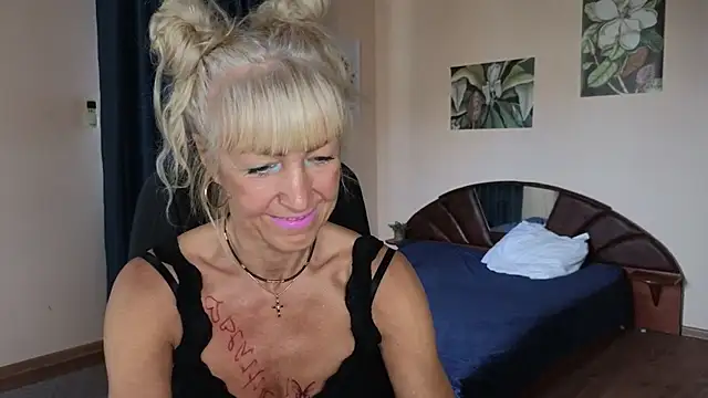 Snapshot of Laura_Gol chatting on September 2025 05:34:01 AM Laura Gol online show from September 2025 05:34:01 AM